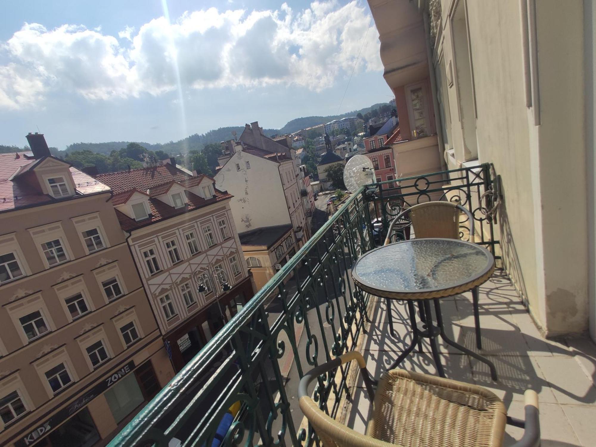 Apartment 63m2 S Balkonem V Lazenskem Centru
